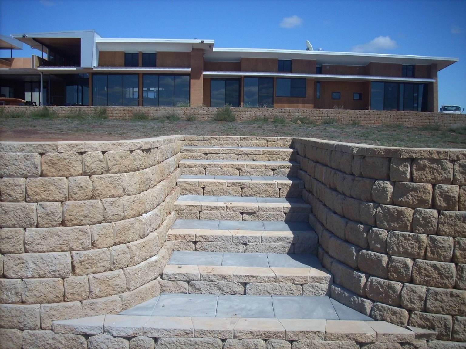 Estate Retaining Wall photo 2
